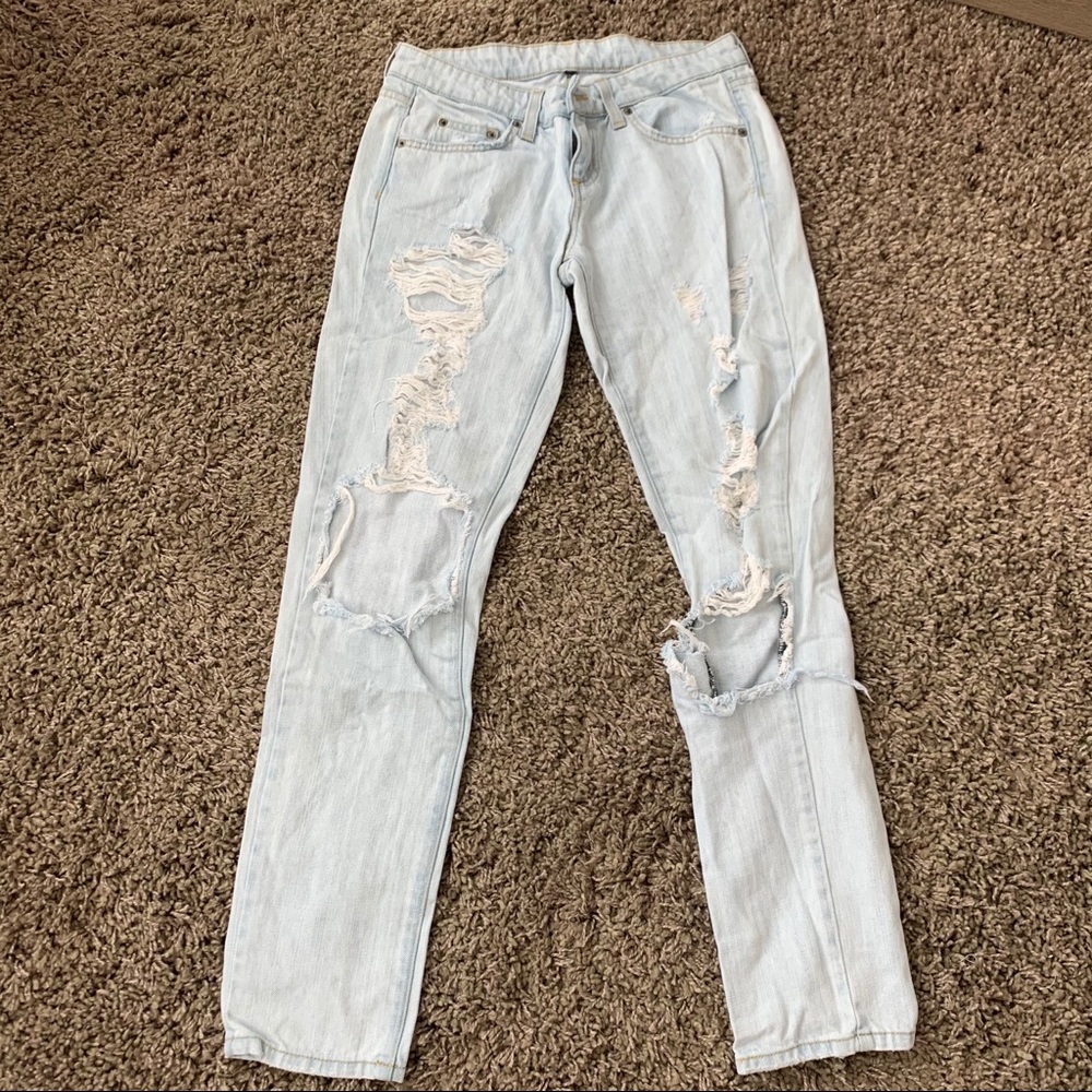 NWOT Carmar distressed boyfriend jeans
